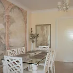 Kings Apartment With Private Garden