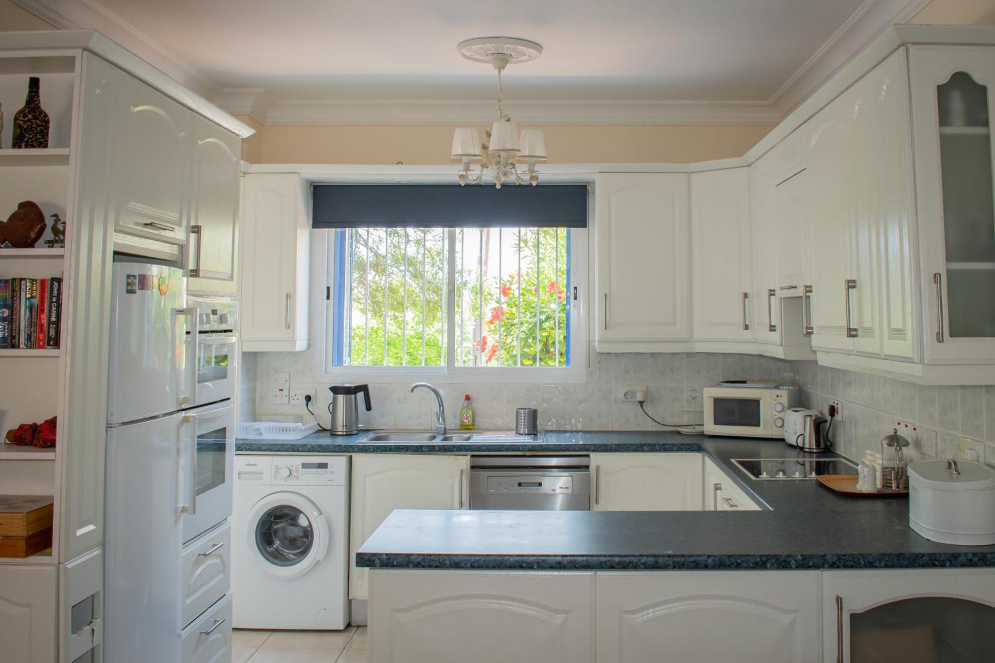 Kings With Private Garden Apartment *